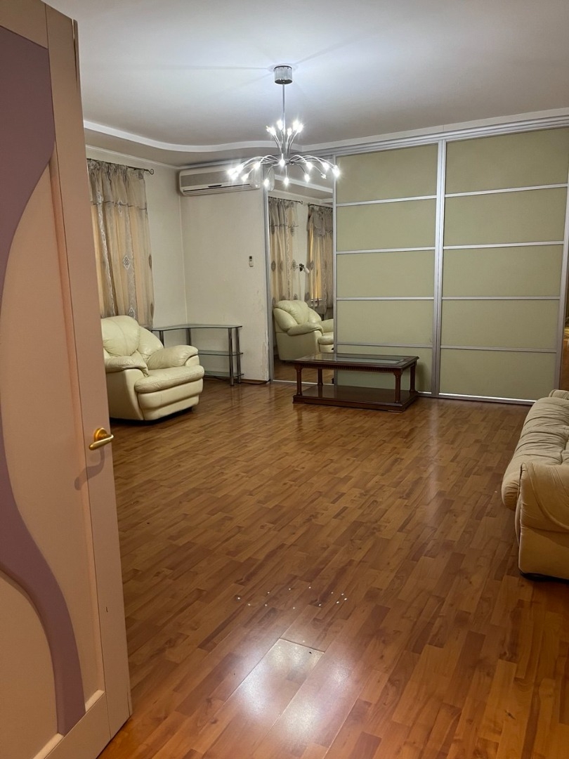 продажа трехкомнатной квартиры номер A-174709 в Приморском районе, фото номер 18